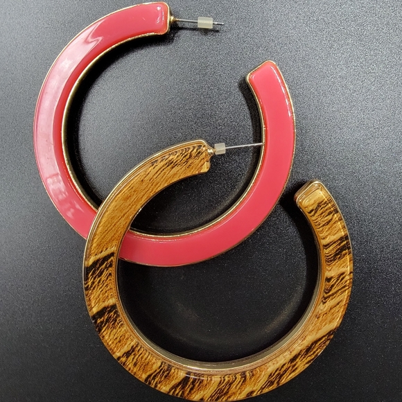 Jewelry - Cute Pink and brown hoop earrings